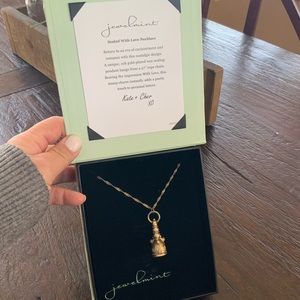 Jewelmint’s Sealed With Love Necklace